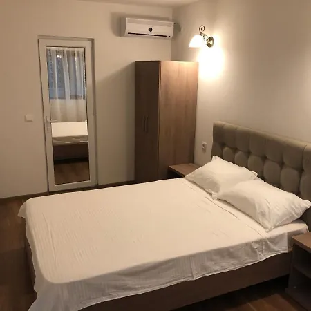 Raul Πανσιόν Costinești